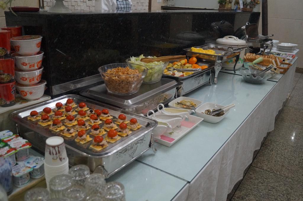 Aura Hotel Ansan Esterno foto