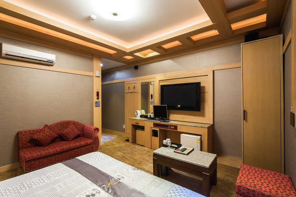 Aura Hotel Ansan Esterno foto